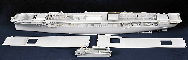 メリット 62001 1/200 U.S.S.ホーネット CV-8 ドゥーリトル レイド プラモデル通販安売り